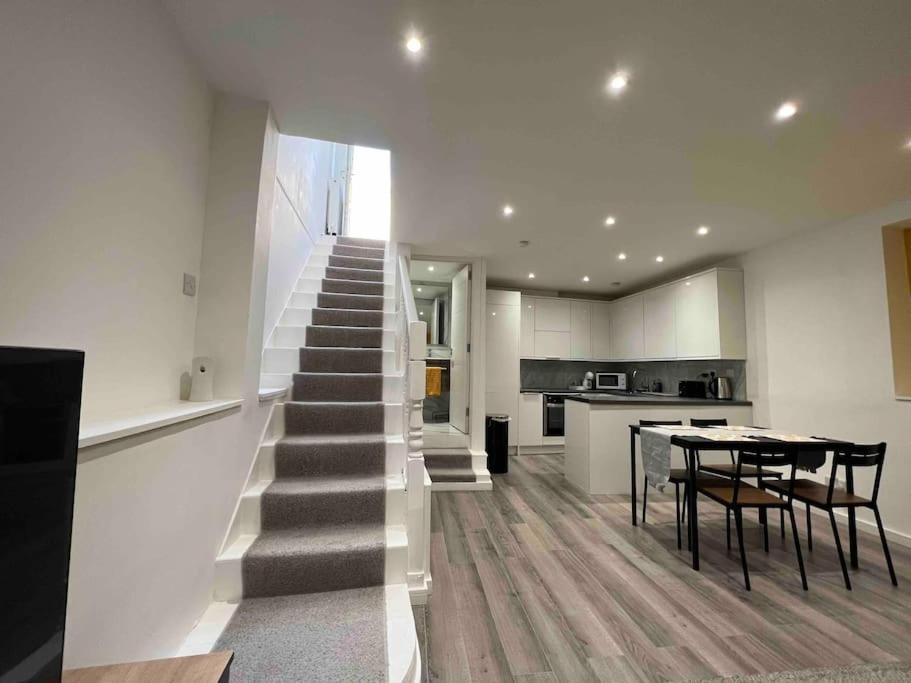 Stunning 3Br Maisonette In Brixton Лондон Екстериор снимка